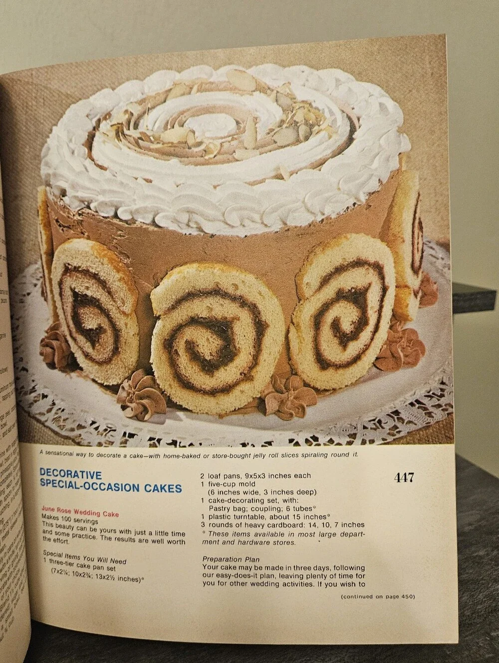 Lot of 2 Vintage 1972 Family Circle Cookbooks Vol 4 Cake Candy